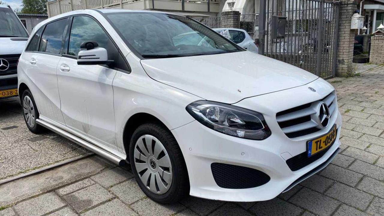 Deze Oude Mercedes B-klasses Van De Politie Staan Te Koop - TopGear