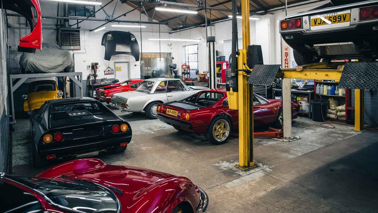 Hoe rijdt een Ferrari Dino restomod met modernere Ferrari-V8?