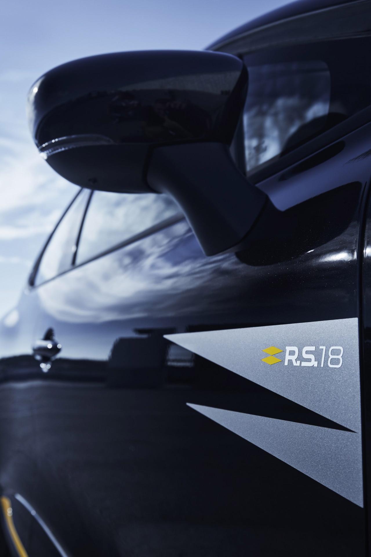 Renault RS 18 Hulkenberg et Sainz Jr version de lancement GP F1 Solido
