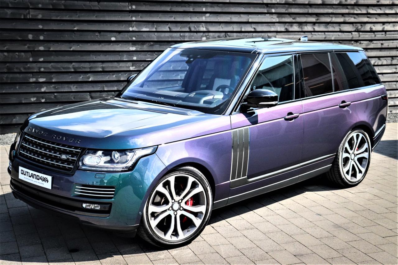 Range Rover Svo Blue Range Rover in SVO Spectral Blue Ultra te koop - TopGear