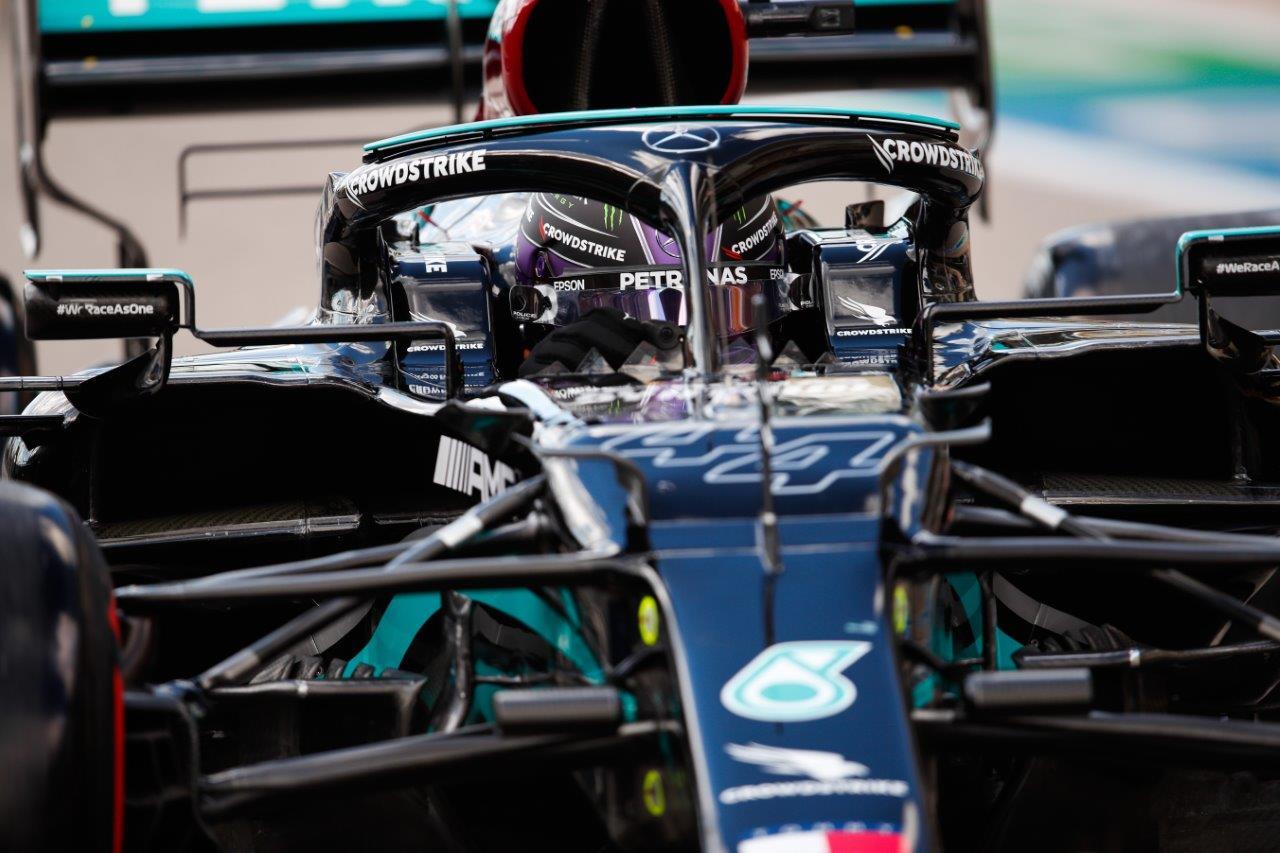Verstappen voert het tempo op in de tweede vrije training