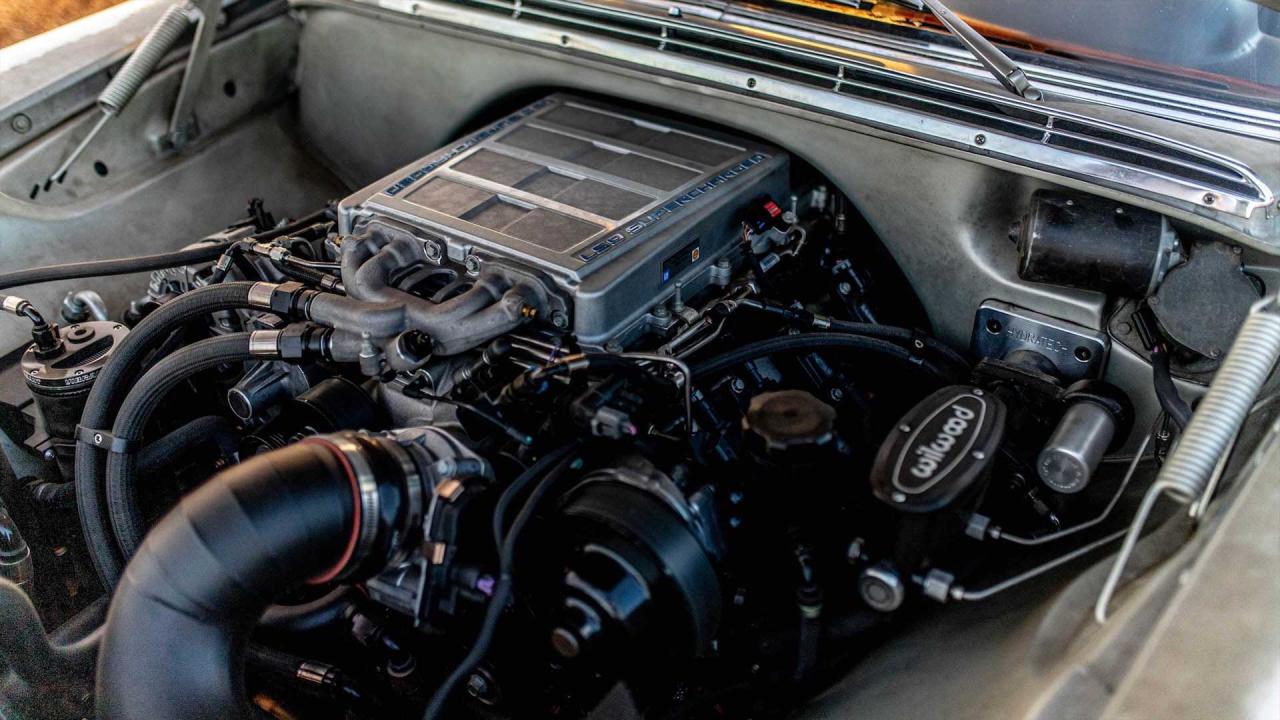 Deze Mercedes 300 SEL kreeg een moderne V8-motor met 650 pk