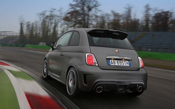 Abarth 695 Biposto (+ Video) - TopGear