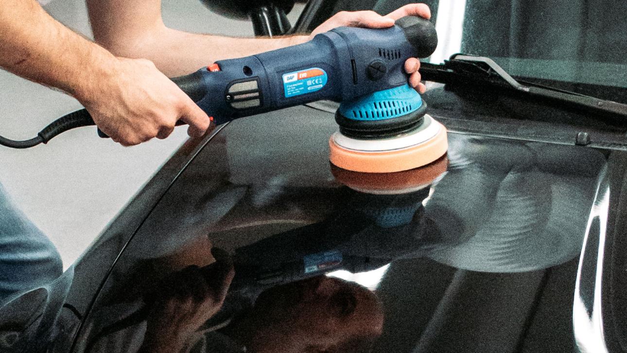 Zelf je auto polijsten. Hoe doe je dat? Wat is het risico? TopGear