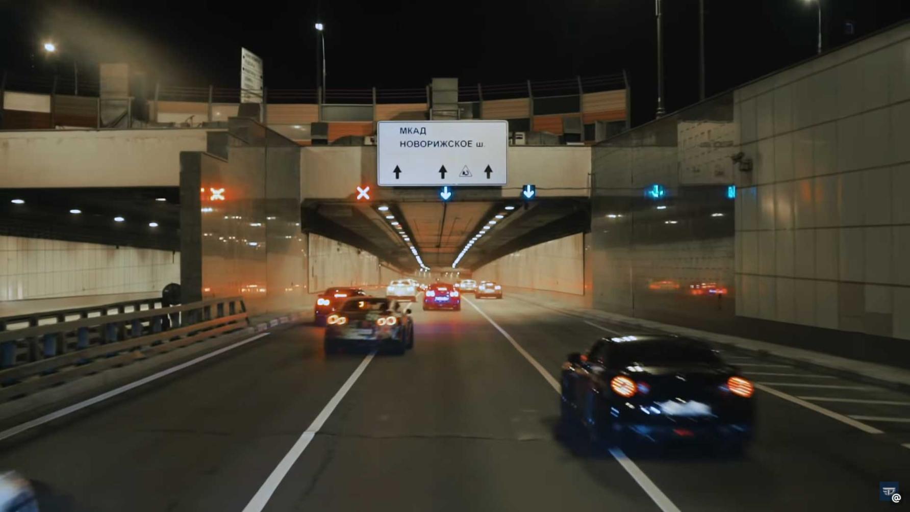 40 Nissan GT-R’s overspoelen Moskou - TopGear Nederland