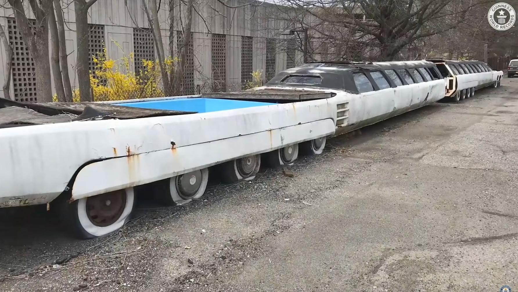 De langste auto ter wereld is gerestaureerd en is nóg langer TopGear