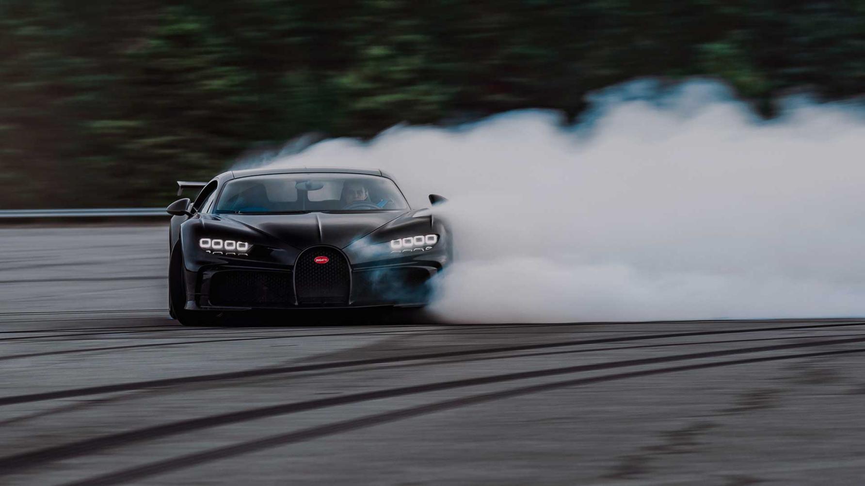 Kijk hoe een Bugatti Chiron Pur Sport drift TopGear