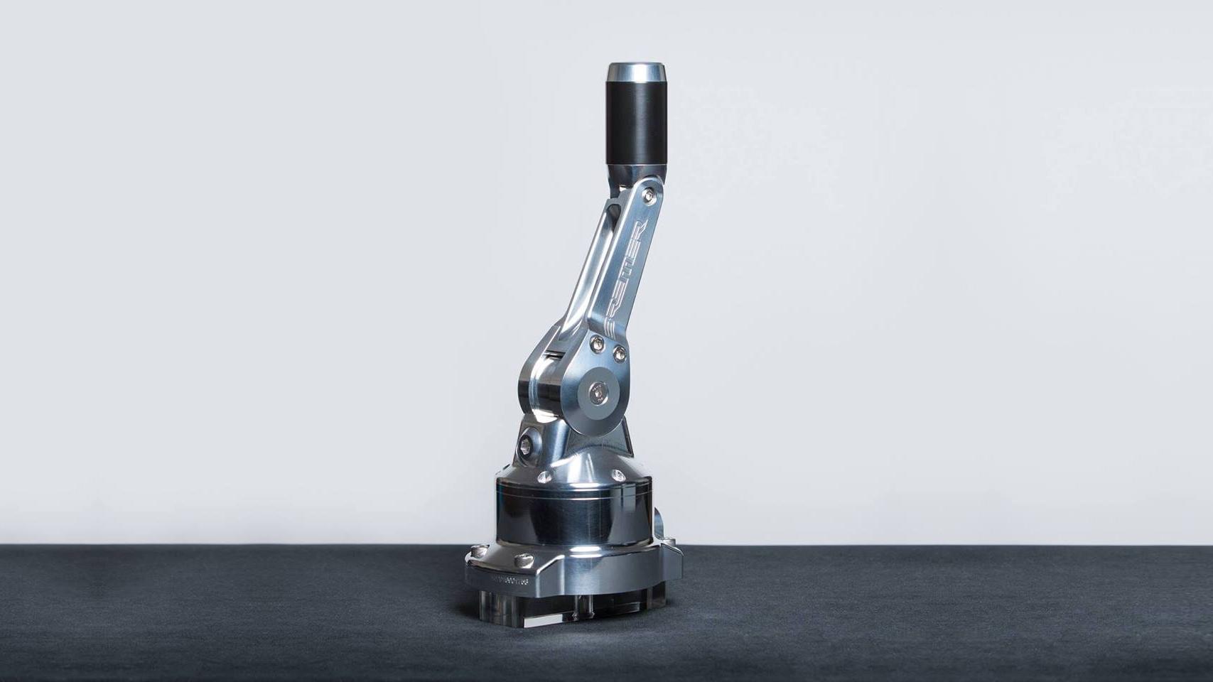 Deze gadget converteert je handbak naar sequentiële bak TopGear