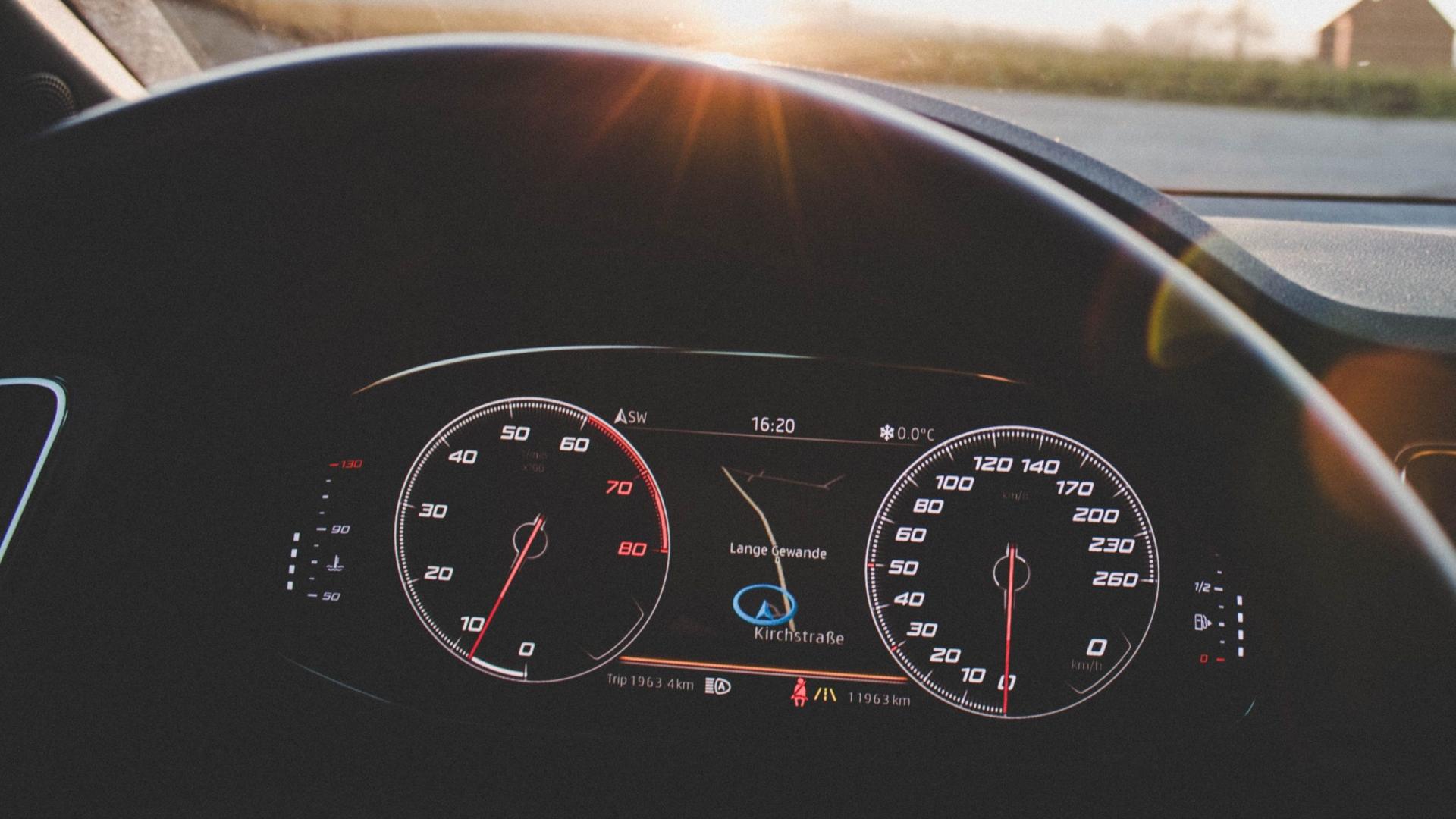 Hoe ver kun je rijden met een 'lege' tank? - TopGear Nederland