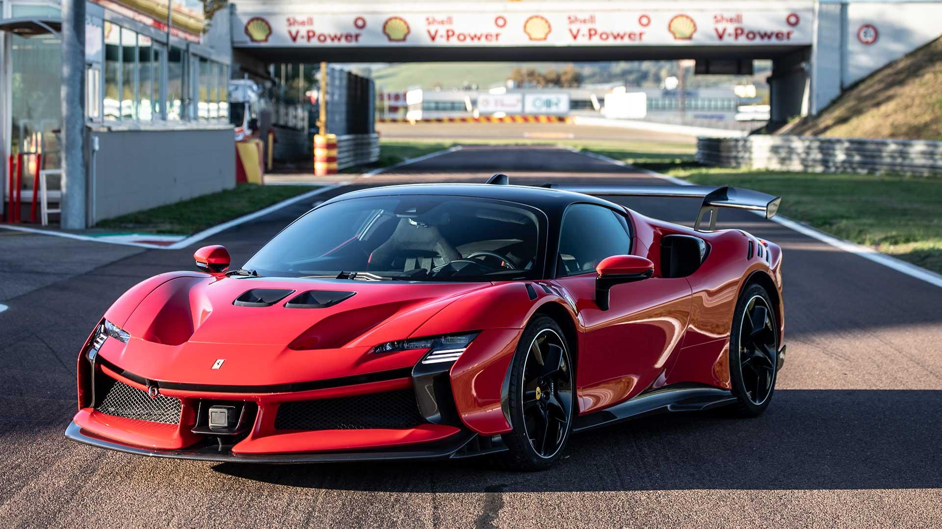 Ferrari SF90 XX Stradale Fiorano schuin voor