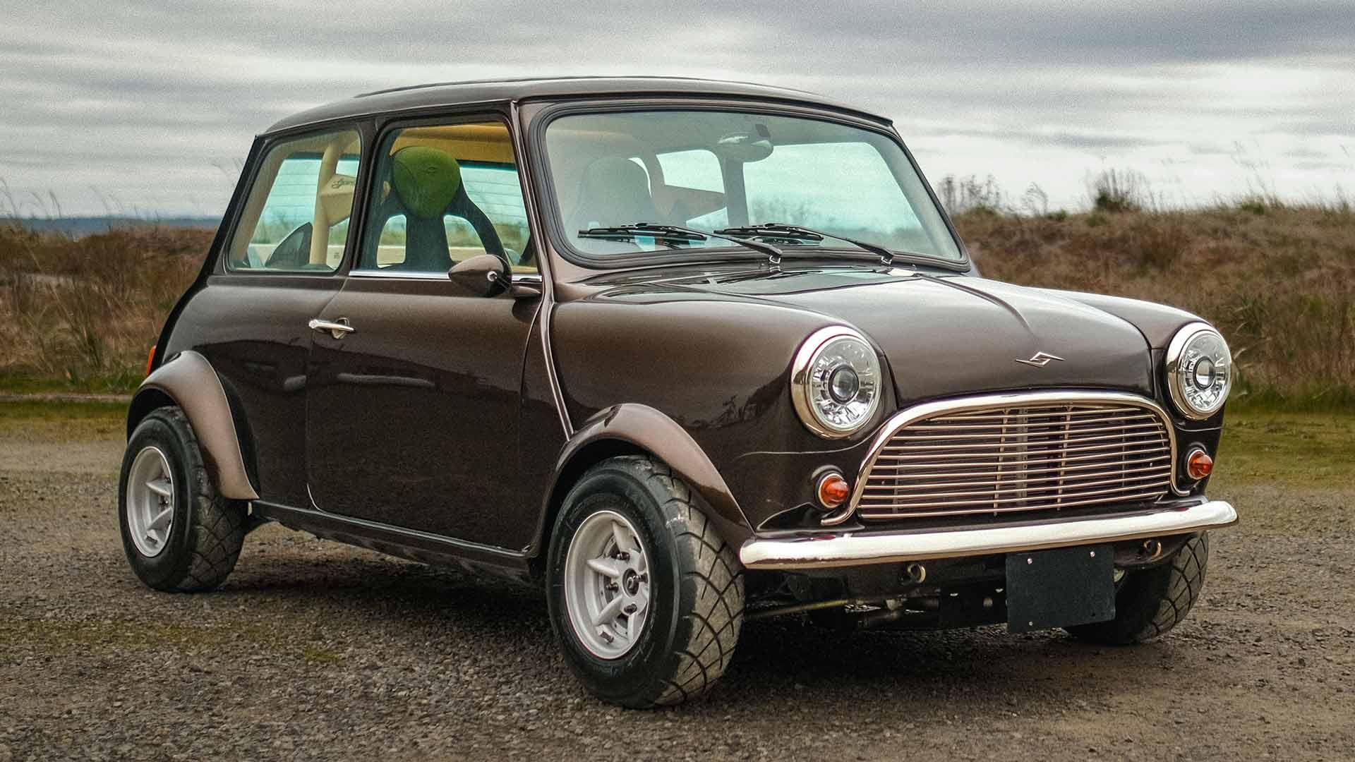 Mini Cooper Type 10 schuin voor