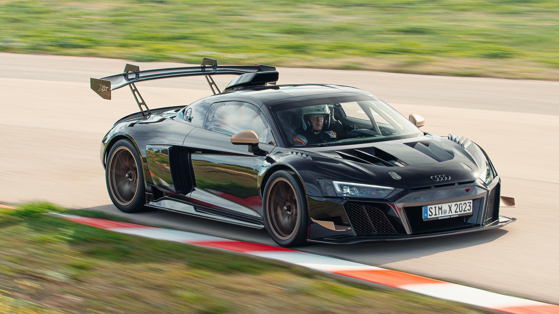 Abt GTX Audi R8 (2024) rijdend schuin voor boven circuit