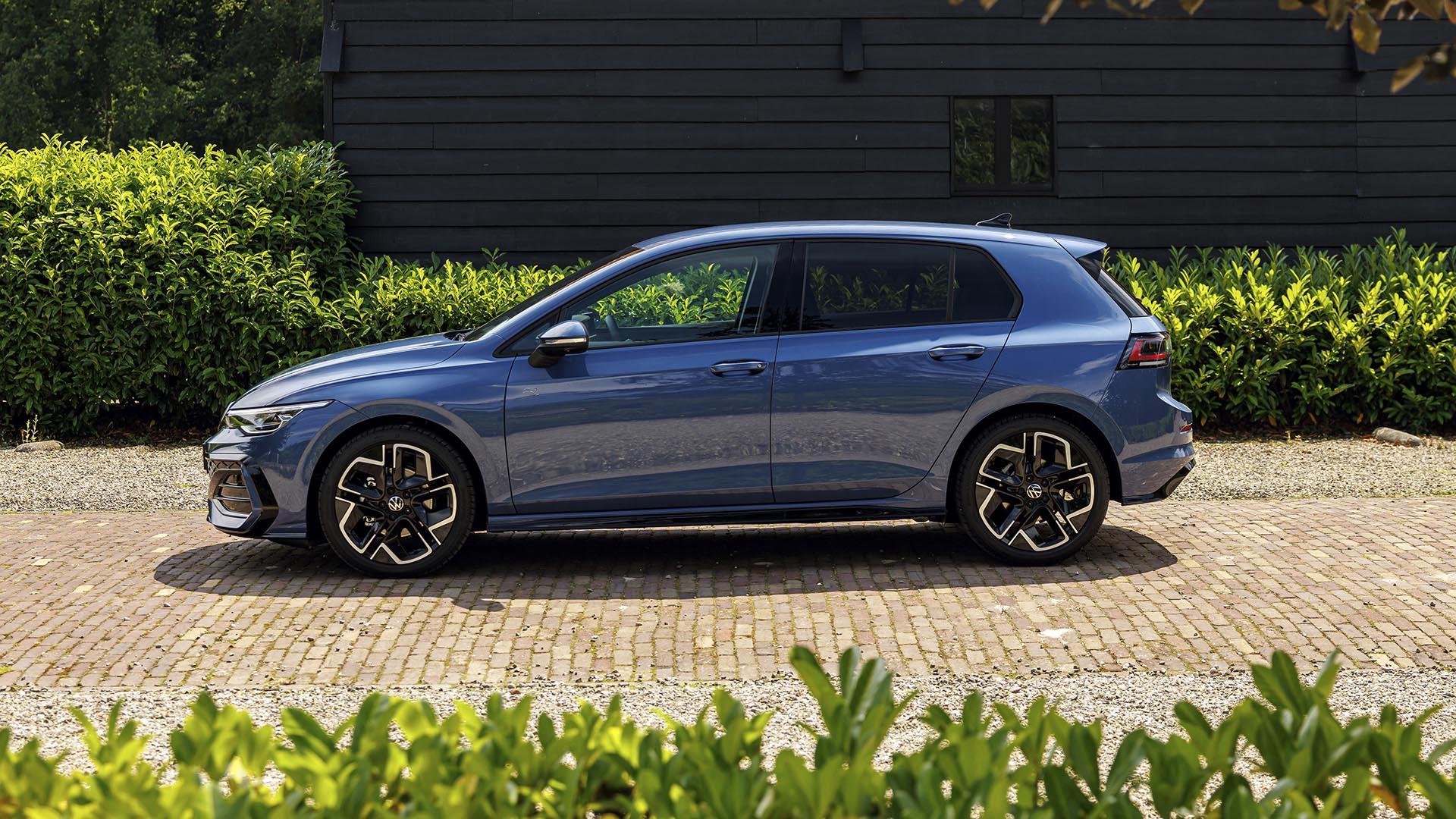 Volkswagen Golf 1.5 eTSI 116 pk R-Line Edition 2024 review: zijkant