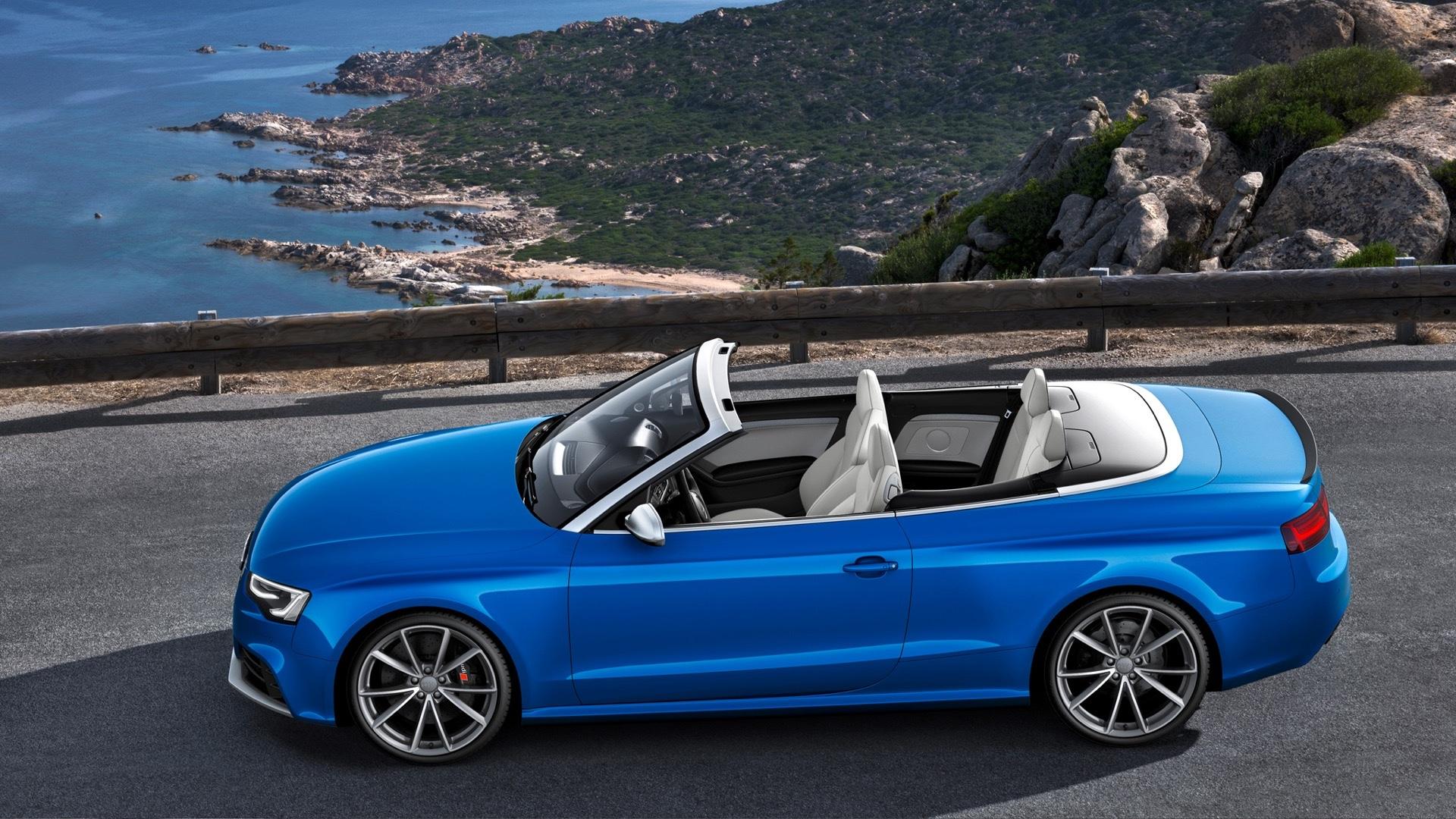 Audi RS 5 Cabriolet (8T) facelift blauw-zijkant voor hoog dak open