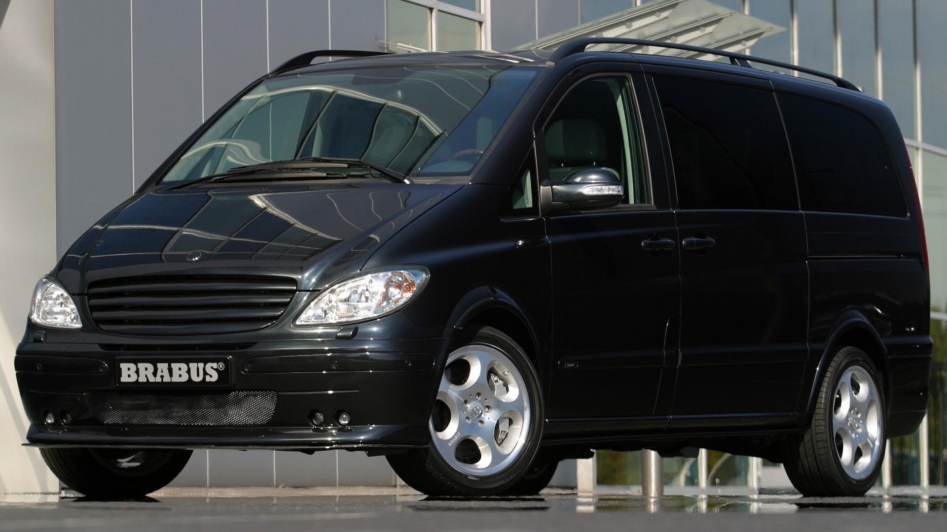 Brabus Viano V8 6.1 zwart zijkant voor links