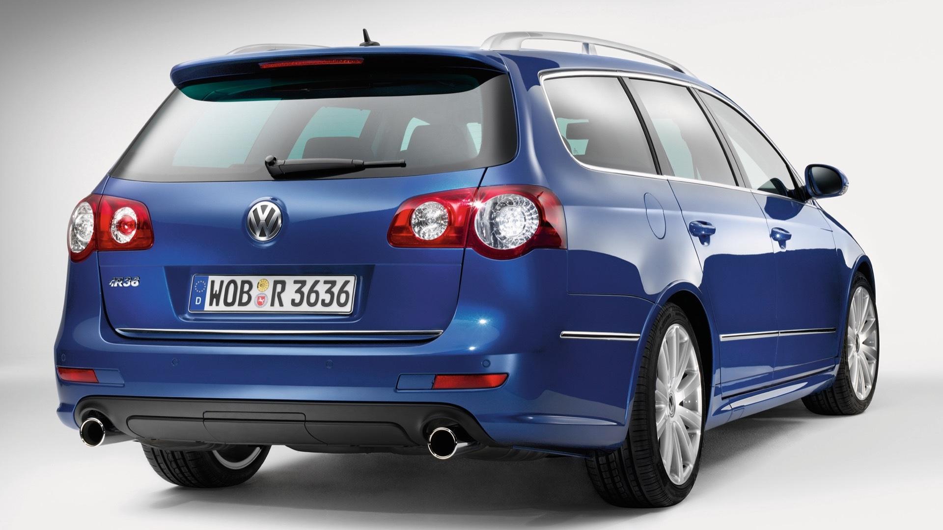 Volkswagen Passat Variant R36 (Typ 3C) blauw zijkant schuin achter