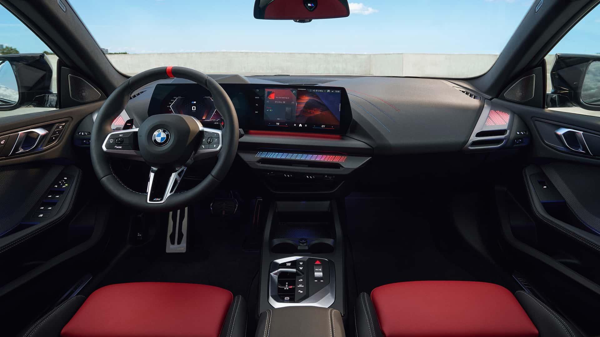 BMW M235 xDrive Gran Coupé (F74) grijs (2025) interieur dashboard stuur stoelen