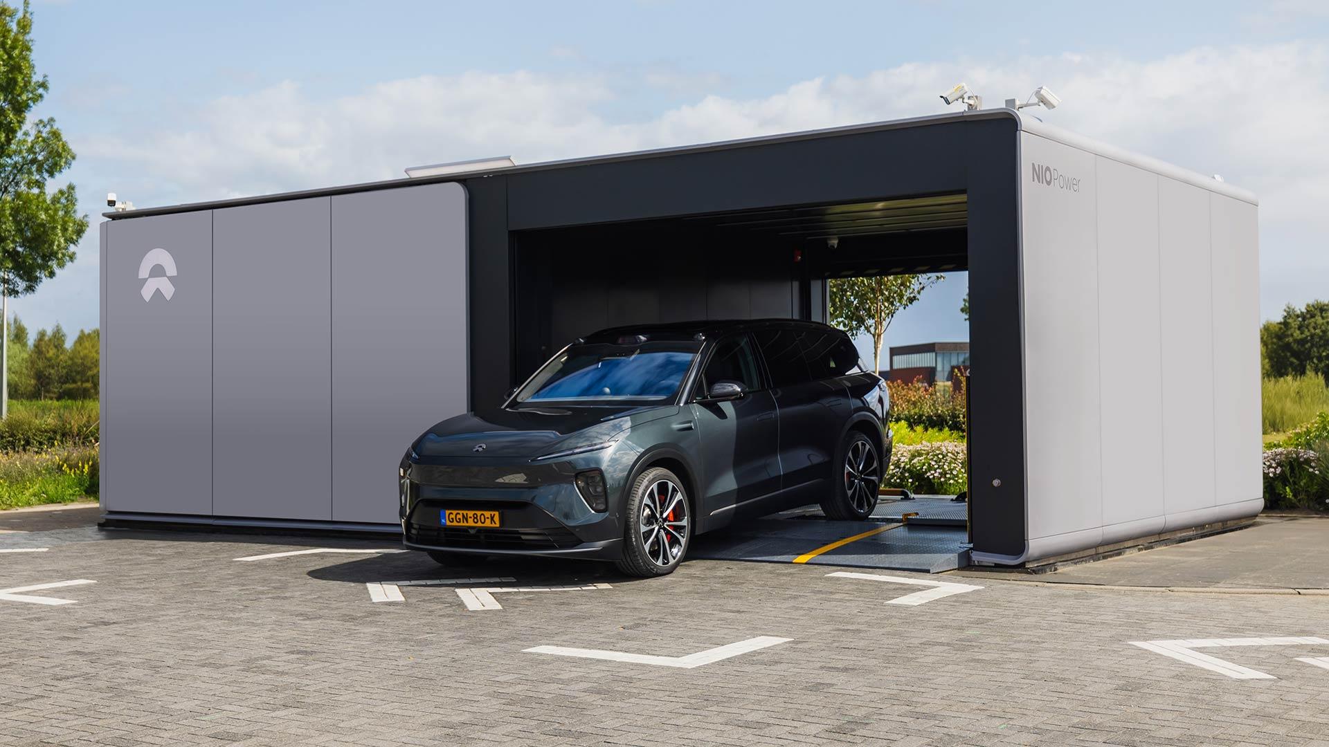 NIO EL8 2024 advertorial: bij Power Swap Station batterijwissel BaaS