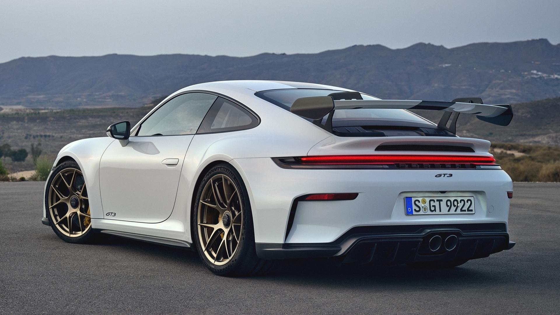 Porsche 911 GT3 (992.2) facelift achterkant wit