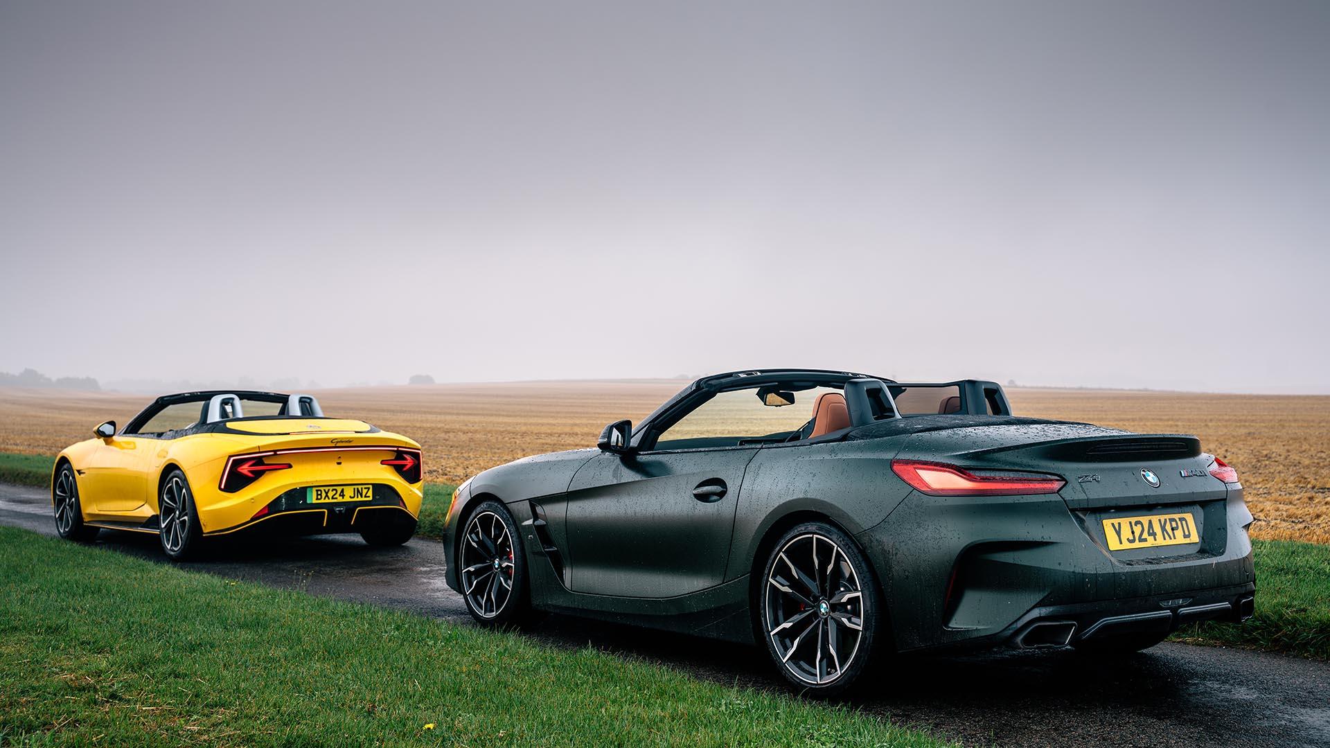 MG Cyberster geel BMW Z4 Roadster groen zijkant achter schuin