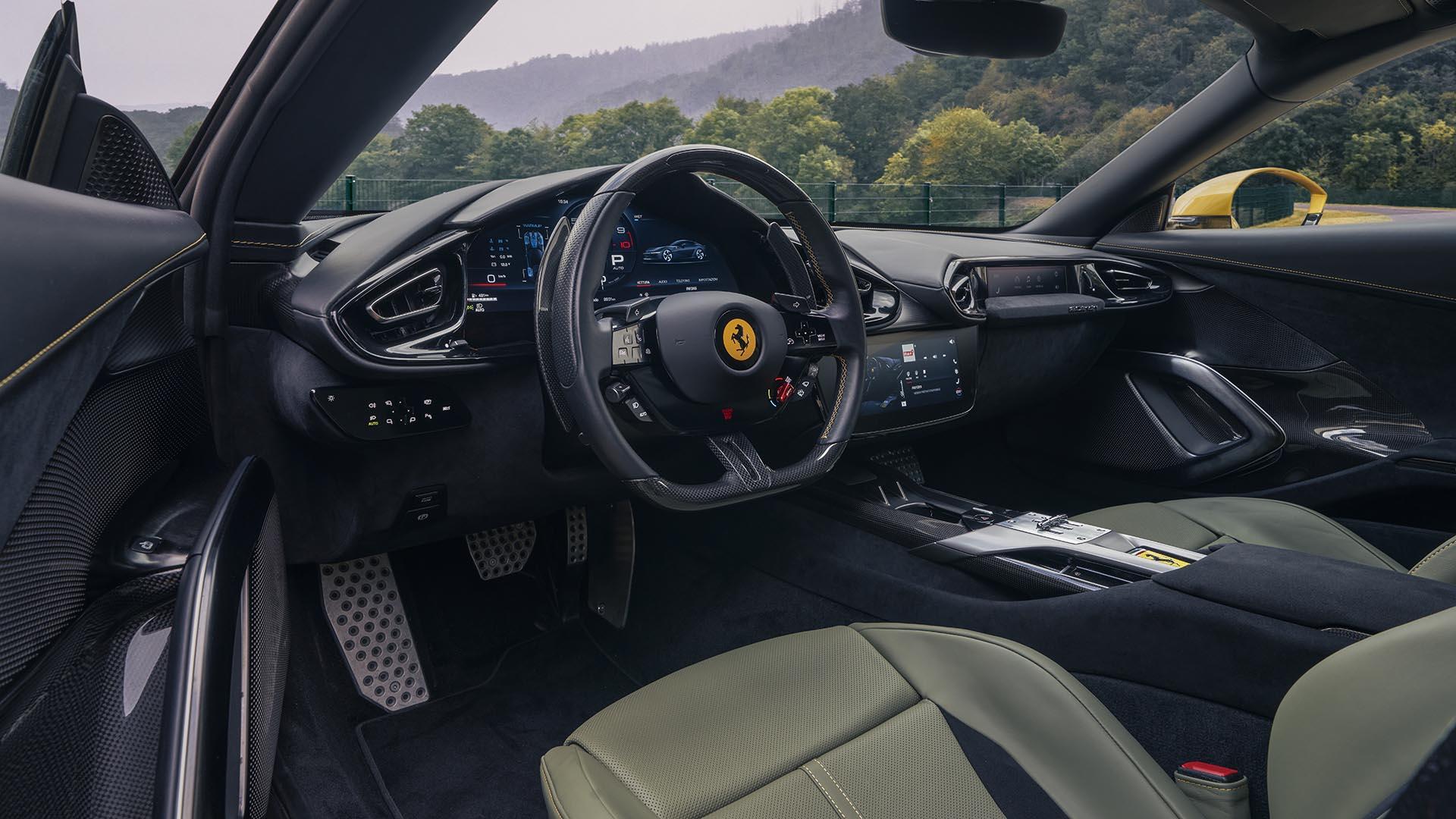 Ferrari 12Cilindri interieur dashboard