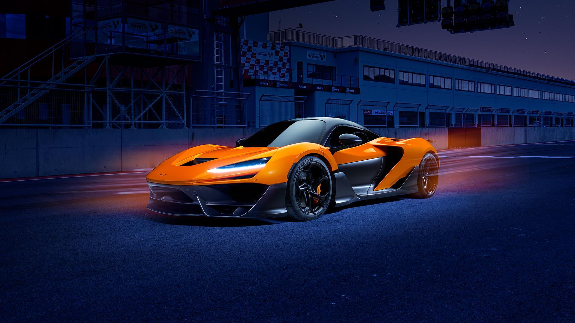 McLaren W1 (2025) oranje zijkant linksvoor schuin