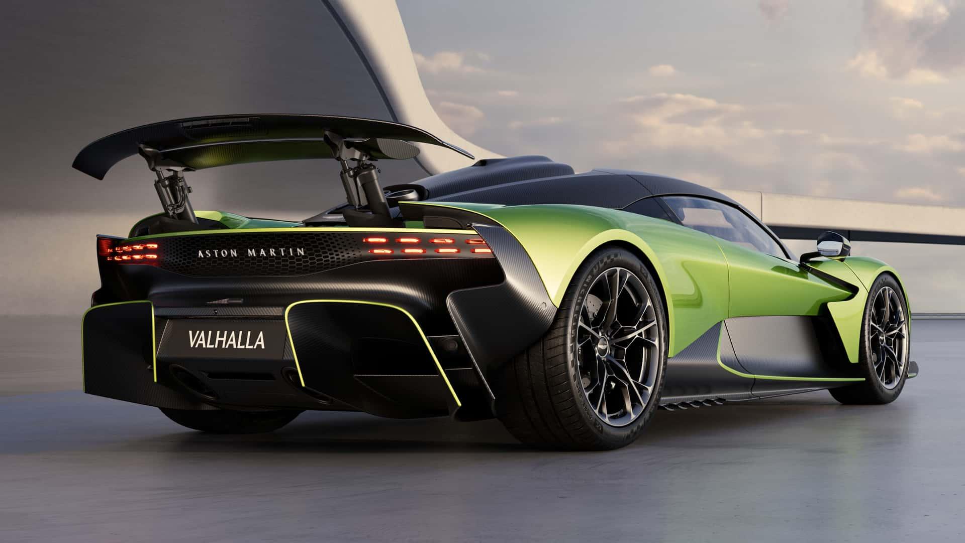 Aston Martin Valhalla groen (2024) zijkant linksachter schuin