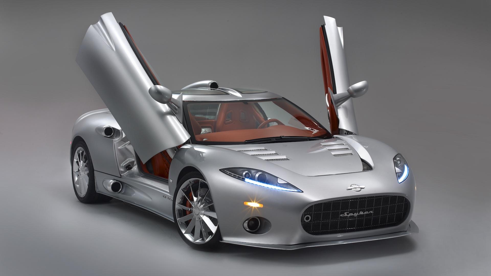 Spyker C8 Aileron 2010 zijkant voor schuin