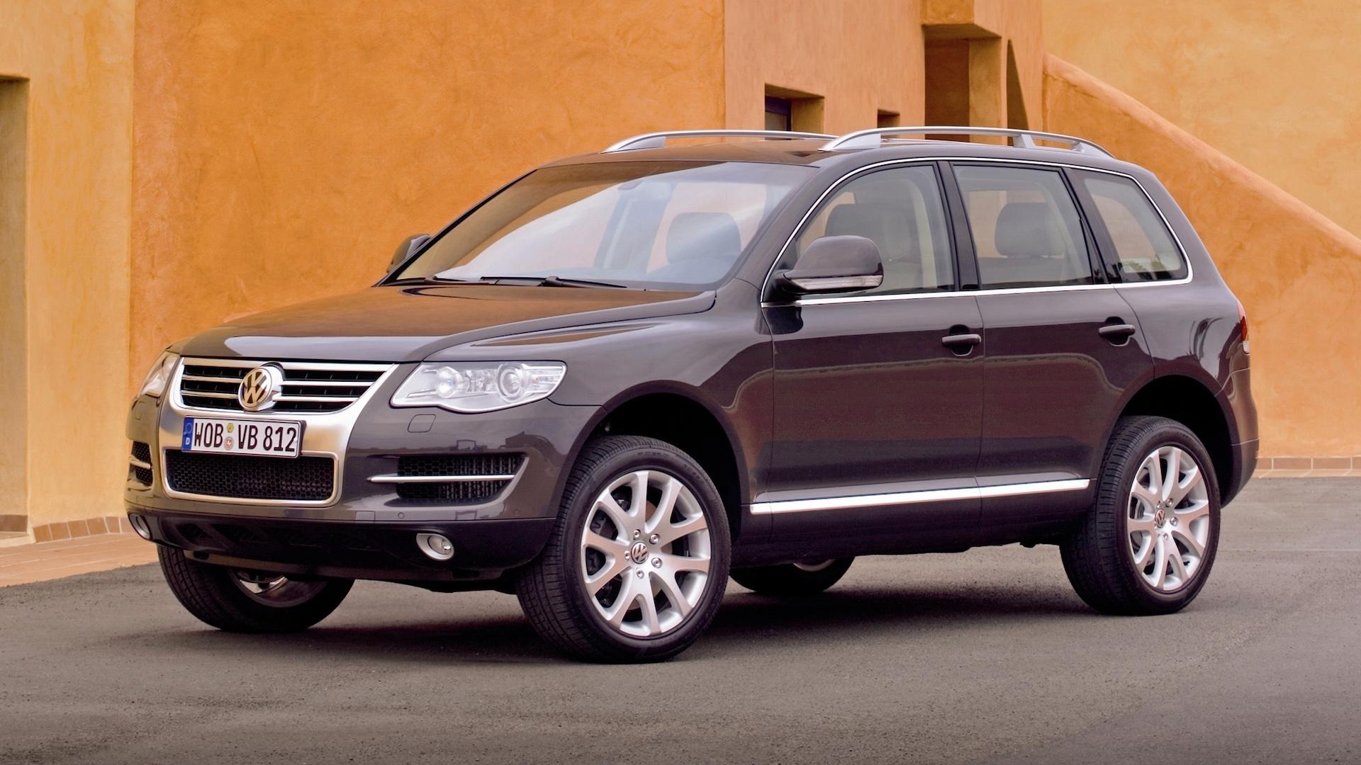 Volkswagen Touareg V10 TDI 4Motion (7L) grijs (2007) zijkant voor links schuin