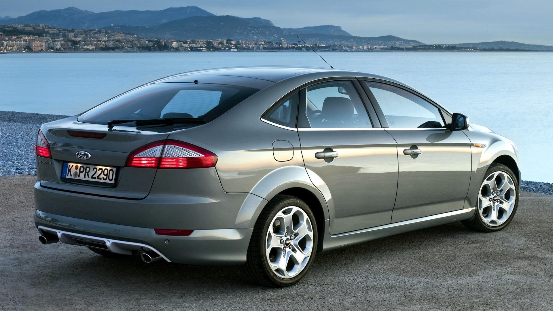 Ford Mondeo Titanium S 2.5T grijs (2007) zijkant rechts schuin achter