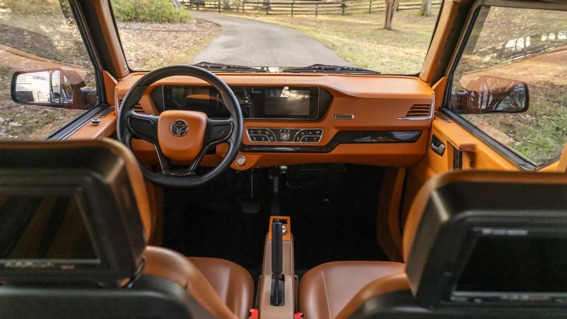 Bodo G-wagon e golfkarretje zwart (2025) interieur bruin dashboard