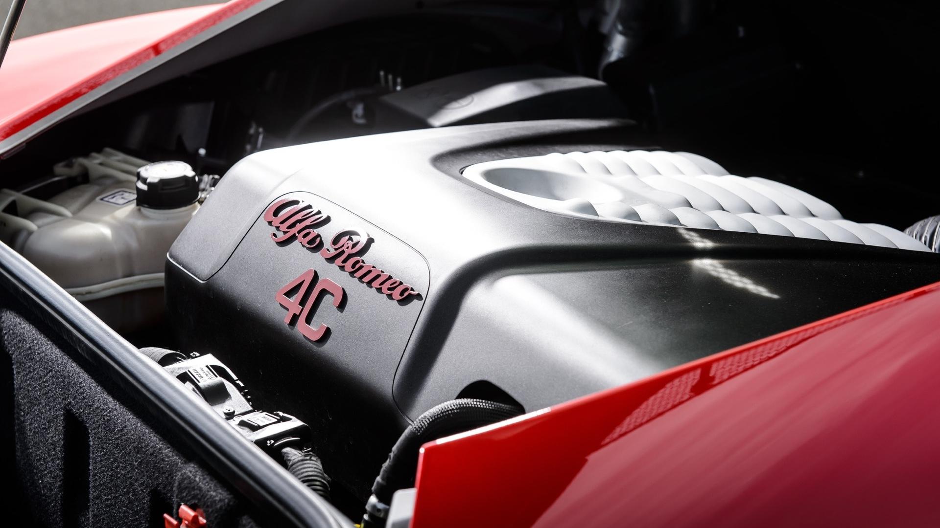 Alfa Romeo 4C rood (2013) interieur