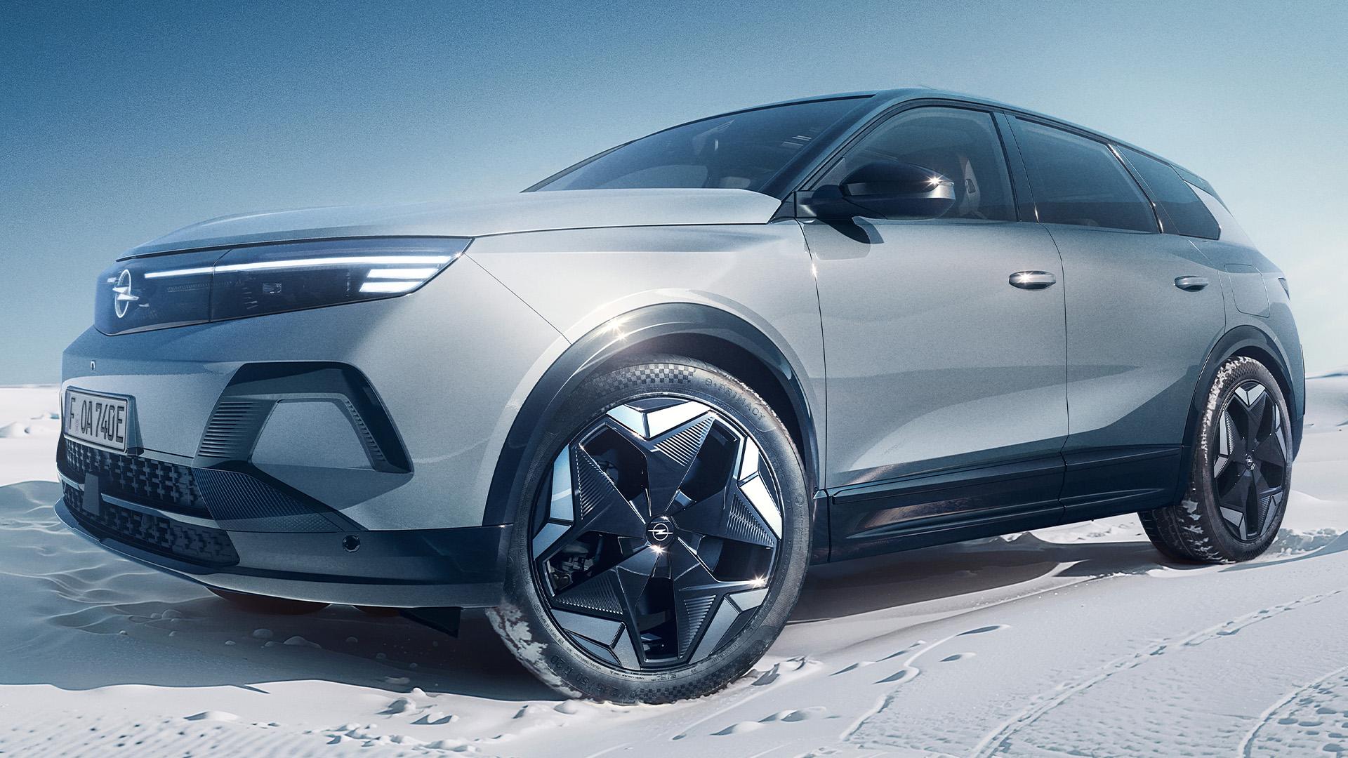 Opel Grandland AWD grijs (2025) zijkant links schuin voor