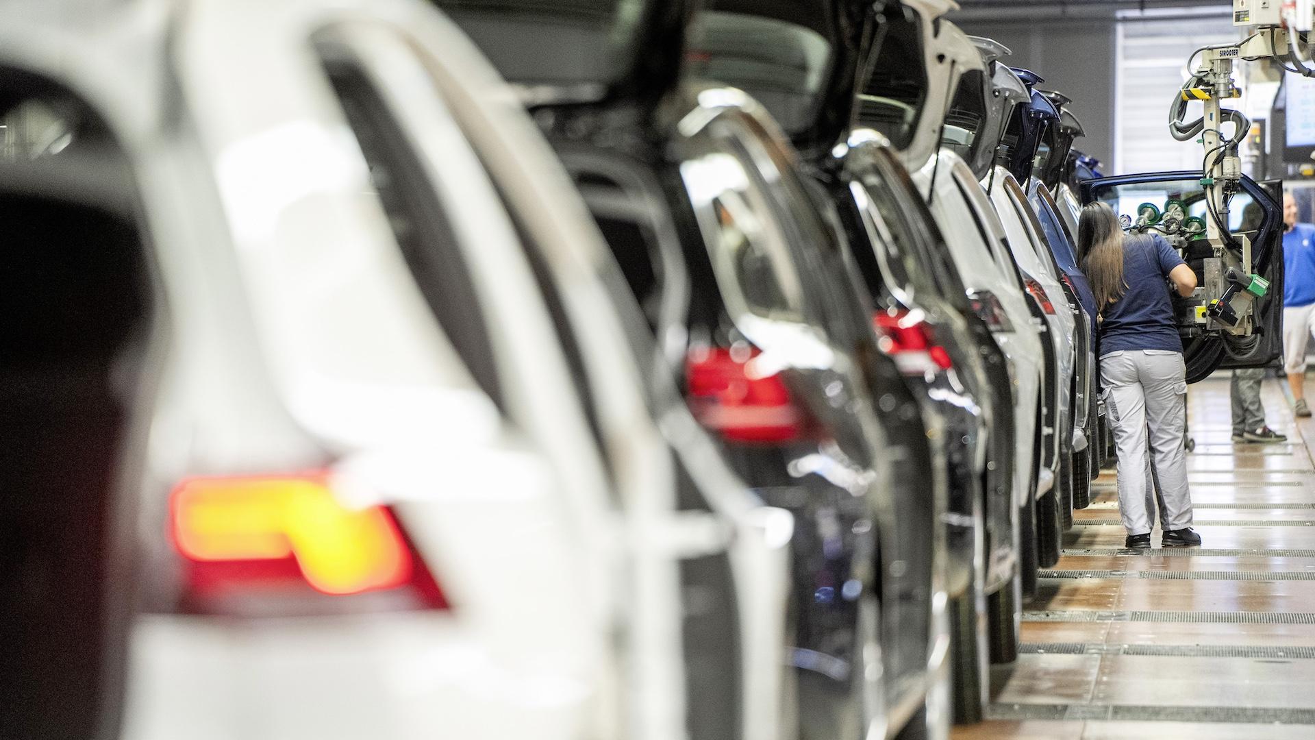 Volkswagen fabriek Wolfsburg Golf 8.5 op een rij