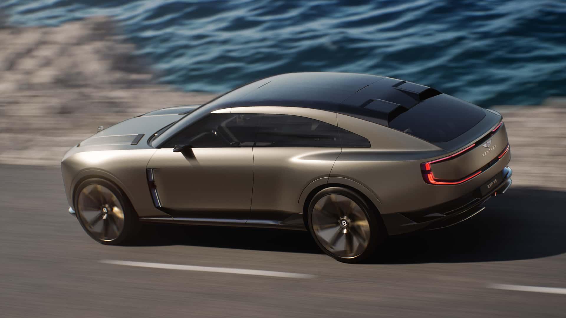 Bentley EXP 15 concept (2025) beige zijkant links schuin achter rijdend