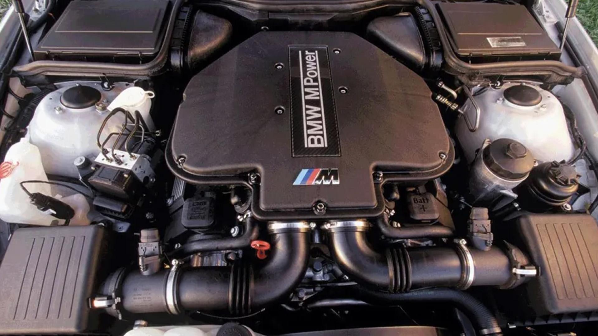 BMW M5 (E39) blauw (1998) motor S62 V8