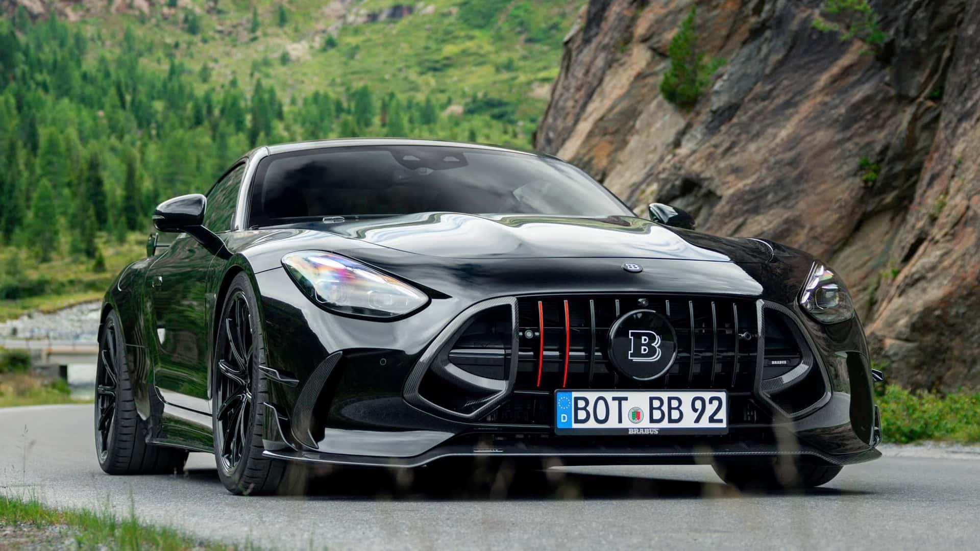 Brabus 1000 (C232) zwart (2025) zijkant rechts schuin voor