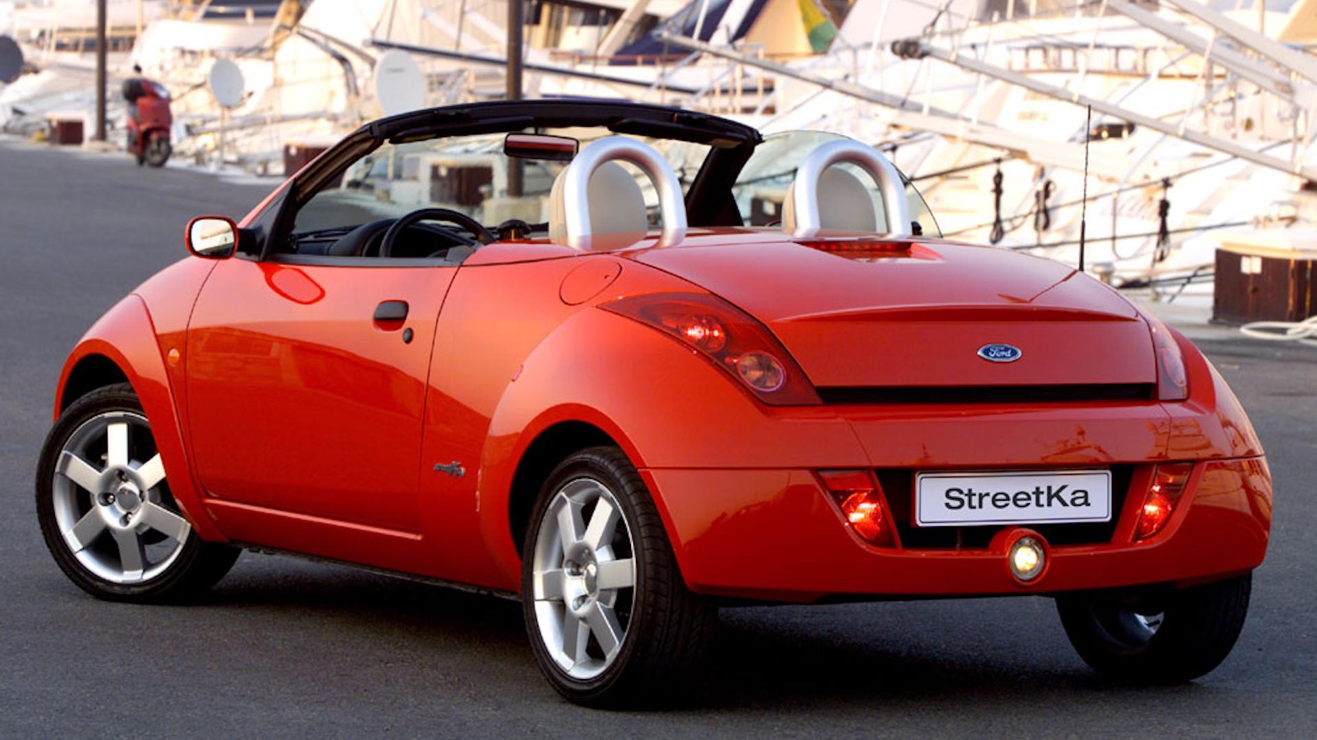 Ford StreetKa rood (2003) zijkant links schuin achter
