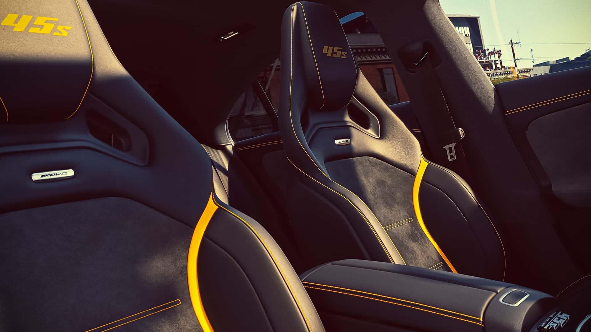 Mercedes-AMG CLA 45 Final Edition (2025) grijs interieur sportstoelen