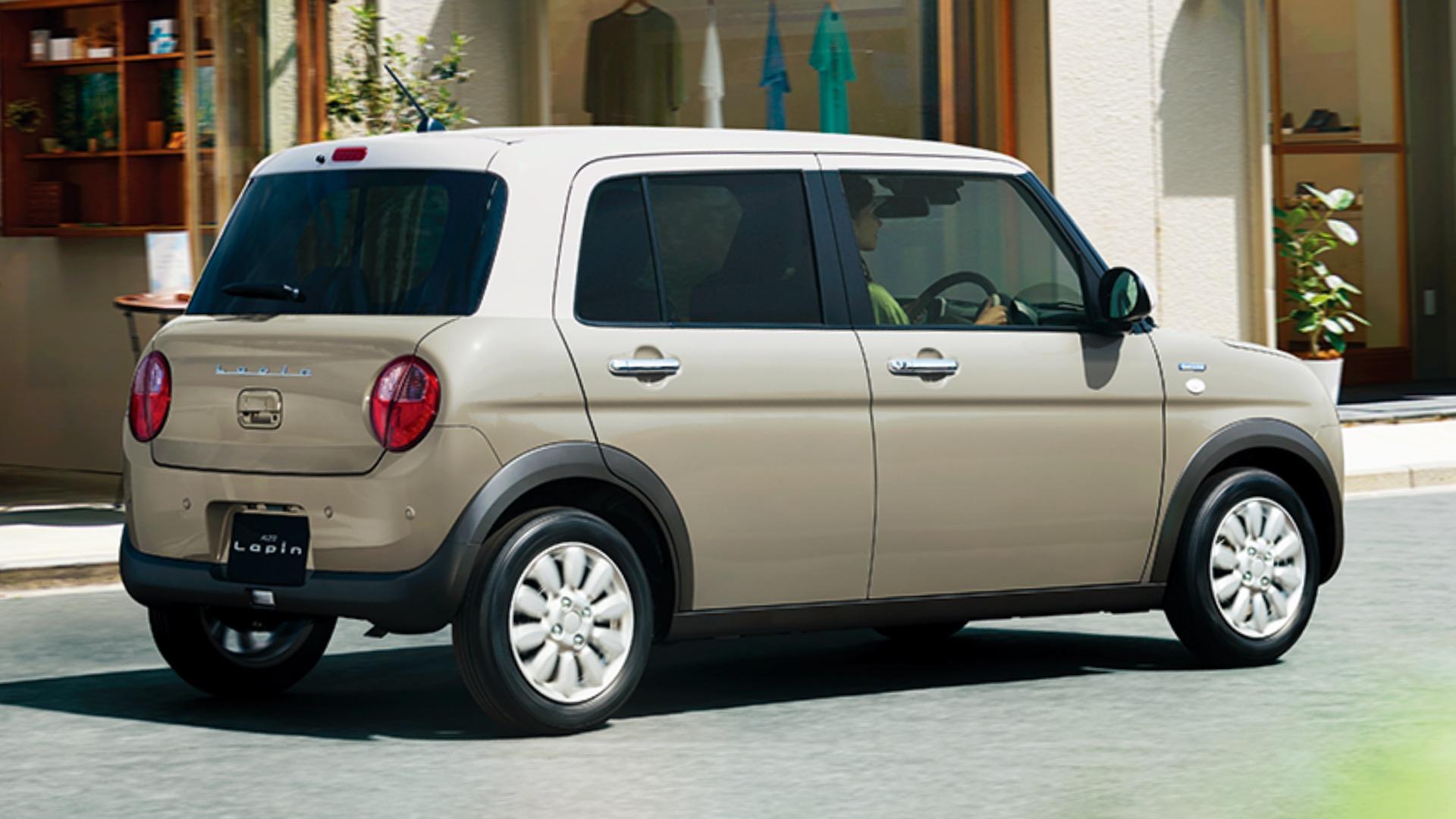 Suzuki Alto Lapin Hybrid beige (2025) zijkant rechts schuin achter