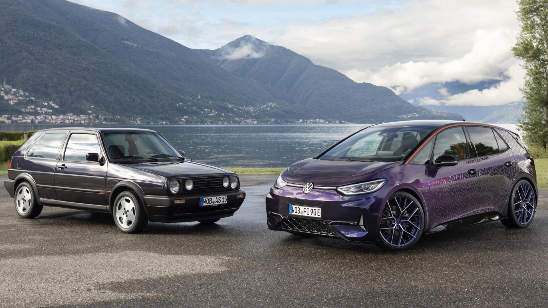 Volkswagen ID.3 Fire & Ice paars (2025) zijkant links schuin voor met originele Golf