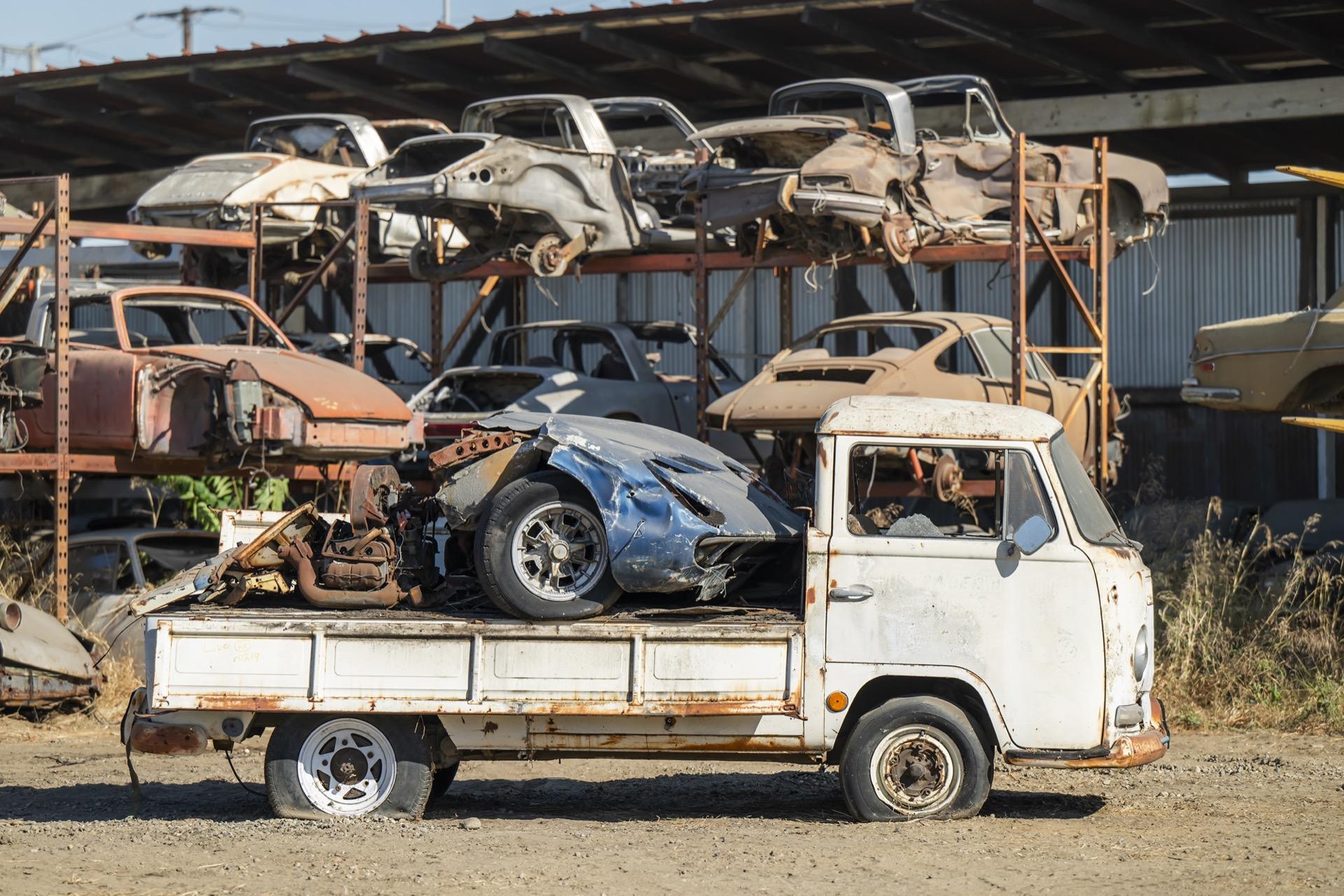 Rudi Klein Collection Volkswagen Transporter met Lamborghini Miura erop