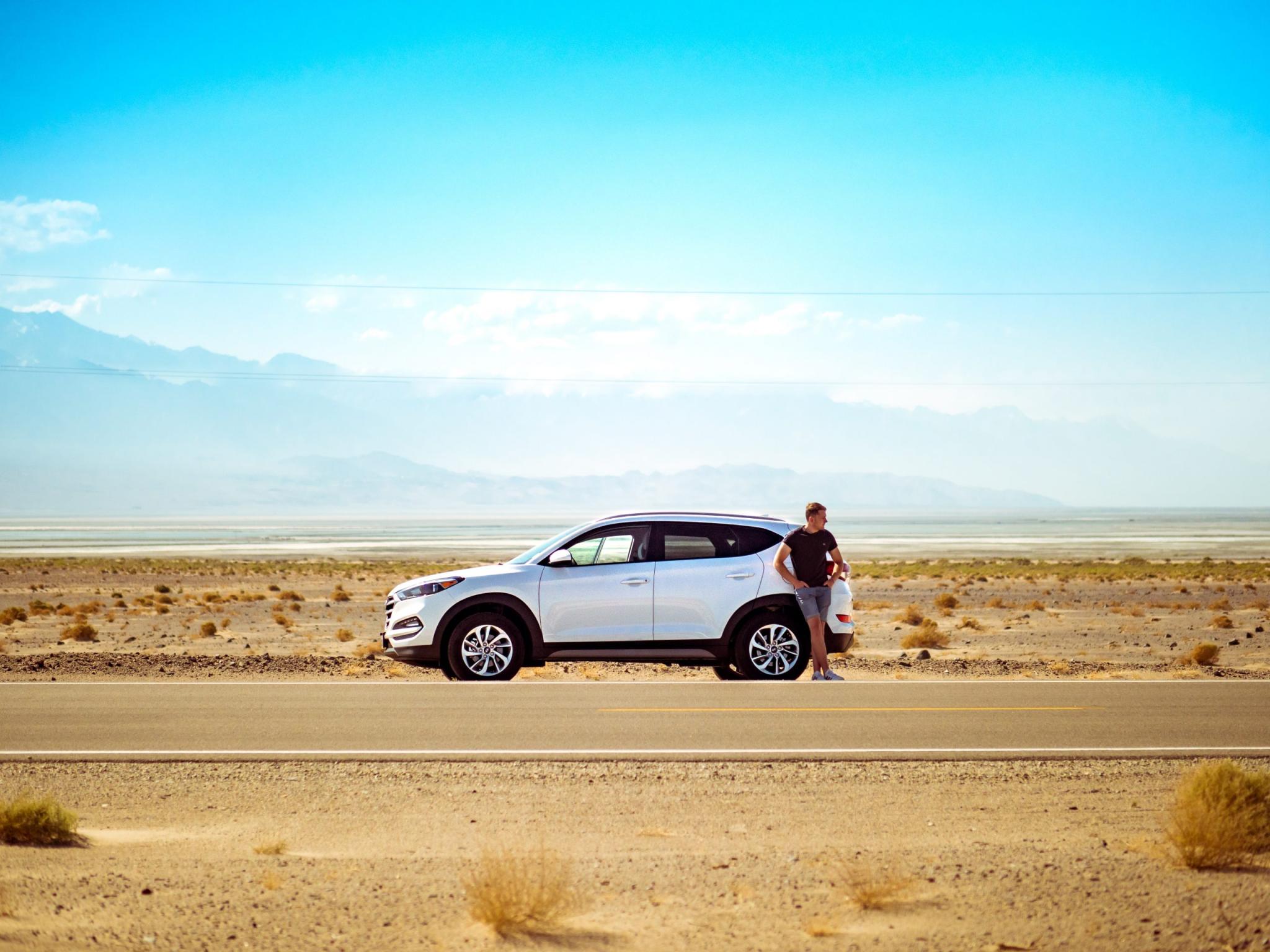 Hyundai Tucson in de woestijn roadtrip