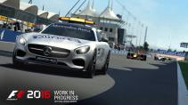 Mercedes safety car die op een circuit rijdt