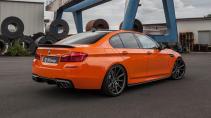 Oranje BMW M5 met 830 pk