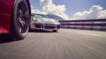 Porsche 911 R vs Honda NSX