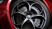Alfa Romeo Giulia Quadrifoglio vs BMW M4 Competition Pack
