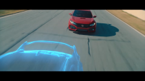 Honda projecteert racedata en ghost op voorruit