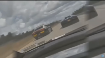 Amerikaanse politie racet tegen Lamborghini op snelweg