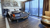 Mercedes hotelkamer V8 hotel